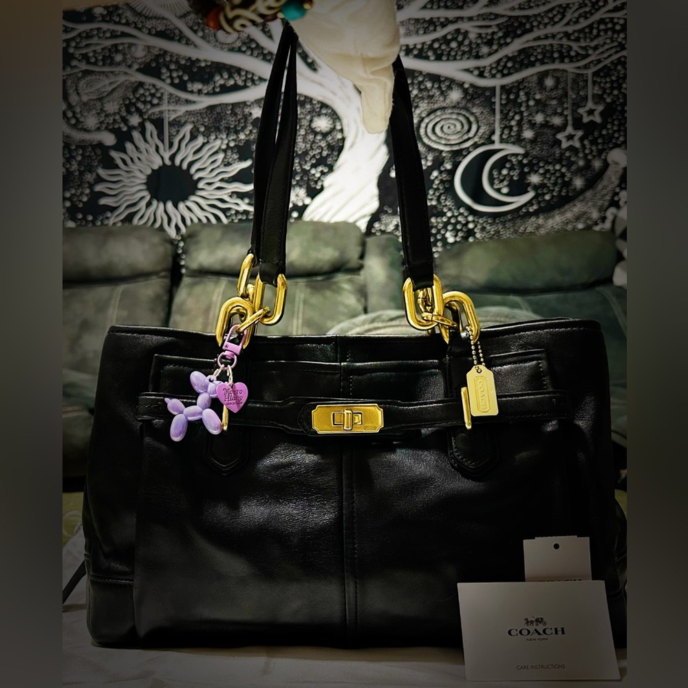 Vintage style Coach Black Leather Shoulder Bag with Gold Accents - Picture 3 of 17
